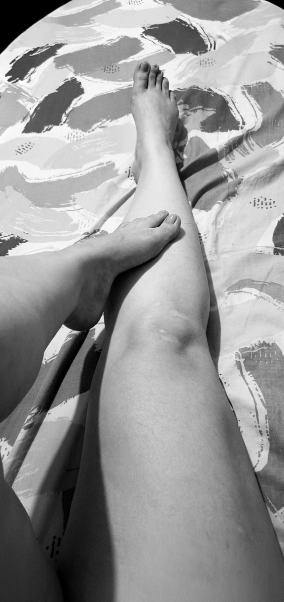 shadowfeet_'s tweet photo. Take your time… enjoy the view 🖤
#legs #legfetish #longlegs #thighs #feet #footfetish #toes #blackandwhite https://t.co/Cv2dROx4zm