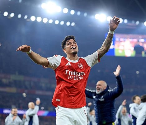 ArsenalBuzzCom's tweet image. 📸| Hincapie appreciation post! #afc