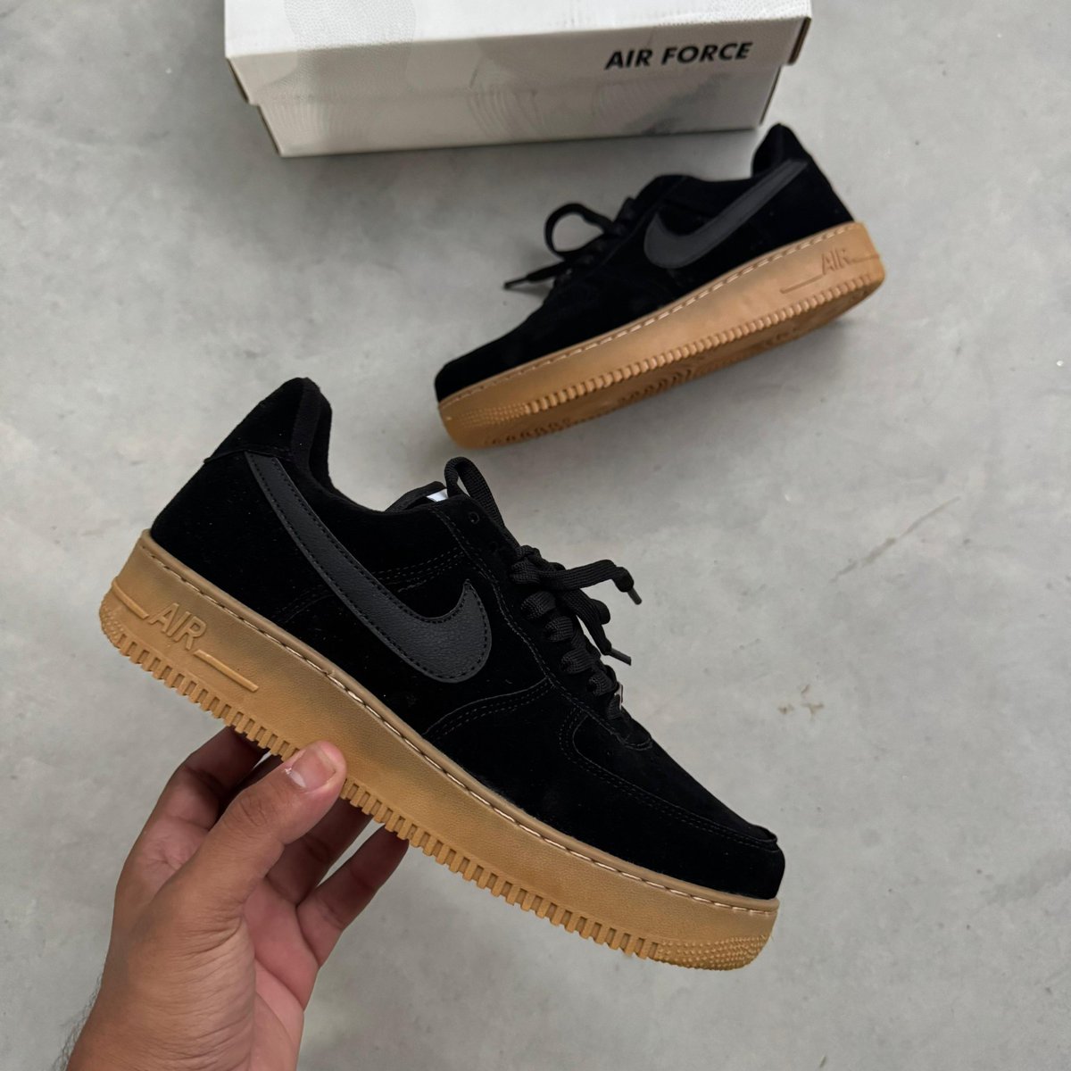 sneakergouki's tweet image. E agora modelos pretos curtiram?

Acesse: 🔗loja.menu/sneakersgouki

E veja muito mais modelos com certeza tem um que é teu estilo.

Aguardo teu contato.

#tenis #fyp #adidas #nike #sneakersbr #bh