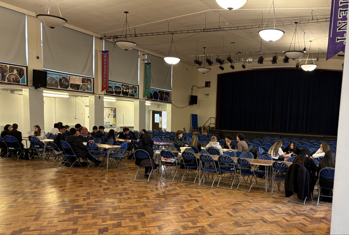 DerbyHighMaths's tweet photo. Thanks again to Maths students from @HolyCrossBury for their continued support studying with our students.

Every Tuesday after school the Holy Cross mentoring programme is well attended and valued by our Year 10 students!

@derbyhighbury #Enrichment #Collaboration #StudyMaths https://t.co/wtPHYTPrUr
