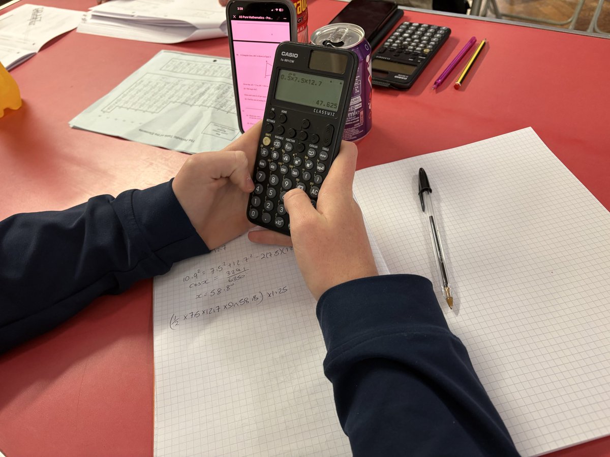 DerbyHighMaths's tweet photo. Thanks again to Maths students from @HolyCrossBury for their continued support studying with our students.

Every Tuesday after school the Holy Cross mentoring programme is well attended and valued by our Year 10 students!

@derbyhighbury #Enrichment #Collaboration #StudyMaths https://t.co/wtPHYTPrUr