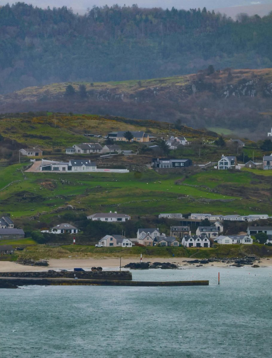 ThisIsIreland3's tweet image. Well don't those houses have a lovely view 🌊🏞️

📍Portnablagh, County Donegal 🇮🇪 

📸 Asif Shaoor 

#Donegal #Ireland #Portnablagh #Wildatlanticway #Views