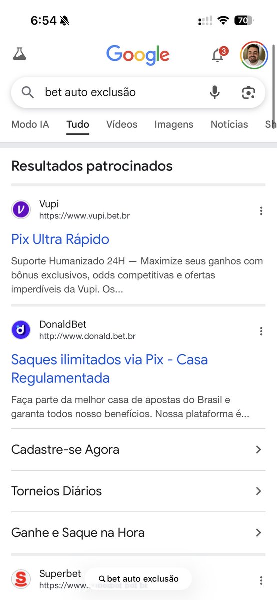 gabrielgnmd's tweet photo. Isso aqui é absurdo, você busca sobre auto exclusão no @googlebrasil e aparecem 4 anúncios de Bet antes do link do gov. https://t.co/7Uk0GIGget