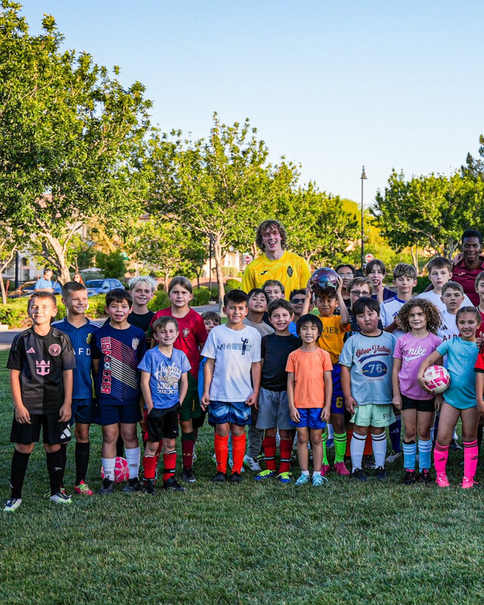 lvlightsfc's tweet photo. We had an amazing time at our first clinic of the season ⚡️

Thank you to everyone who signed up and came out! We loved seeing all the energy and can’t wait to see you at future clinics 🙌 https://t.co/BCOT8qg5wo