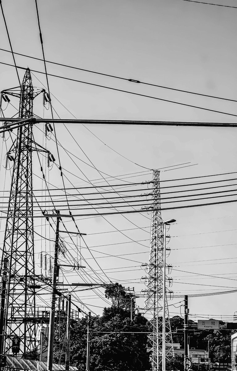naozoom3970's tweet image. Day491【Present】
The Japanese translation is followed by an English translation.

#monochrome
#NFTs
#photopoetry

NZPHOTOGRAPH &amp;amp; naozo

Day491 現在【Present】

DEAR naozo,

戻れ

今に

先へ行くな

後ろへも行くな

ここに留まれ

現在は
通過点ではない

作業場だ

未来を作るのも