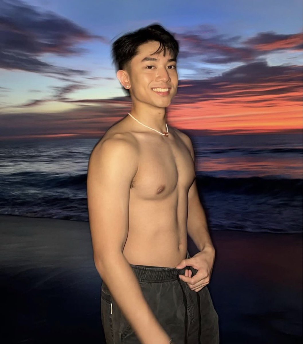 Daily Hot Dudes tweet media