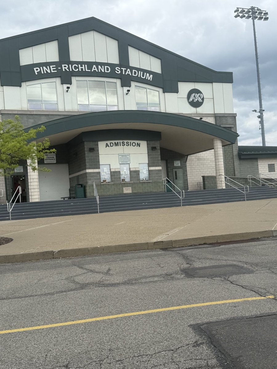 Coach_MHull's tweet photo. Always gonna be some DOGS at @PRRamsFootball. Appreciate @Coach_LeDonne for showing me around. Lets get some Rams to the #313! #WhyNotWayne https://t.co/o9CPaSLB51
