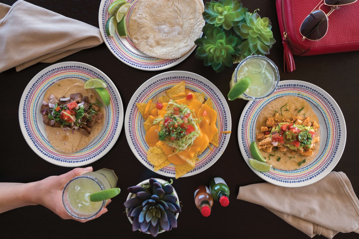 OMVtravel's tweet image. 🍽️ Spice up your weekend with a flavor-packed tour onboard Utopia and Wonder of the Seas! Explore complimentary menus across nine mouthwatering venues, from Sorrento's pizza to quick bites at El Loco Fresh. Contact me at info@OMVtravel.com today to book! #RoyalCaribbean #Foodie