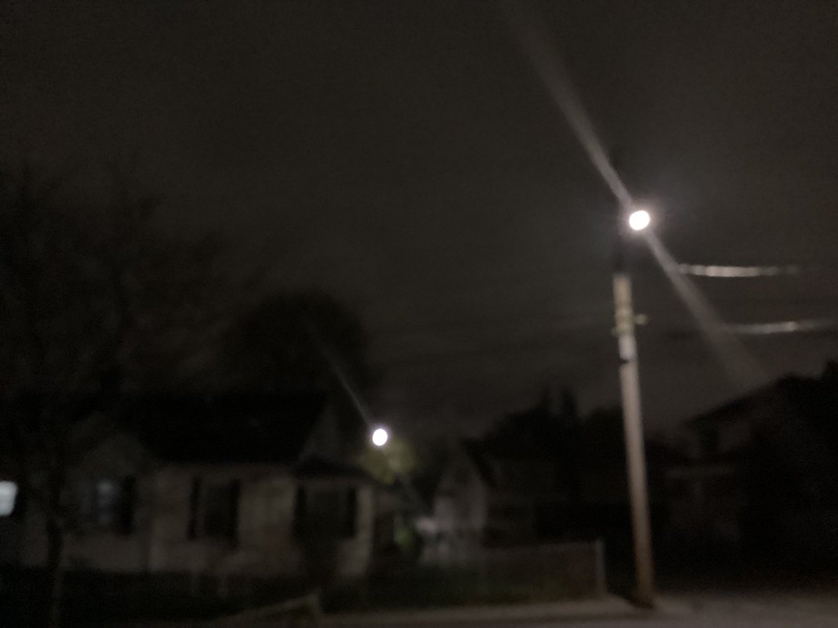 fishyfishyss's tweet photo. the sky looked really cool but all the photos i got were shakey 😢😢 https://t.co/mM7lG8LFH7