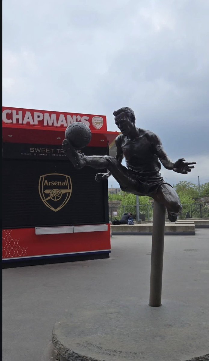 JDars__77's tweet photo. I Love this club 😭❤️❤️#coyg https://t.co/zWOyJSdlUG