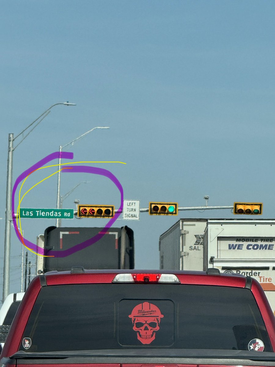 ruben_serna's tweet photo. ⁦@TxDOTLaredo⁩ traffic signal is not working properly…turn signal  is not working…need ro get out here to fix it… vehicles are turning in red because traffic light doesn’t change https://t.co/9RJPehc7Zs