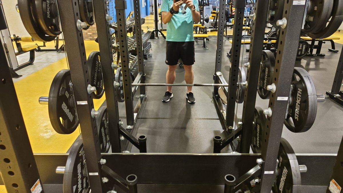 GontaMuscle's tweet photo. 今朝のトレ

DL 20,60,70kg
バーベルシュラッグ70kg
ベントオーバーロウ60kg
1ハンドロウ24kg
ケーブルロウ45kg
ラットプルダウン40kg
トライセプスプル40kg
トーソローテーション65kg
ロウイングマシン40kg

連休最終日😭休みが終わるのは早い😭昨日の🏸で全身痛いので負荷は軽めに☺ https://t.co/2qur28aiuK