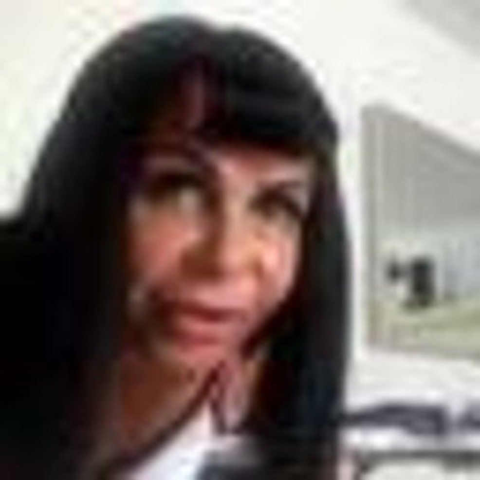 lola tweet media