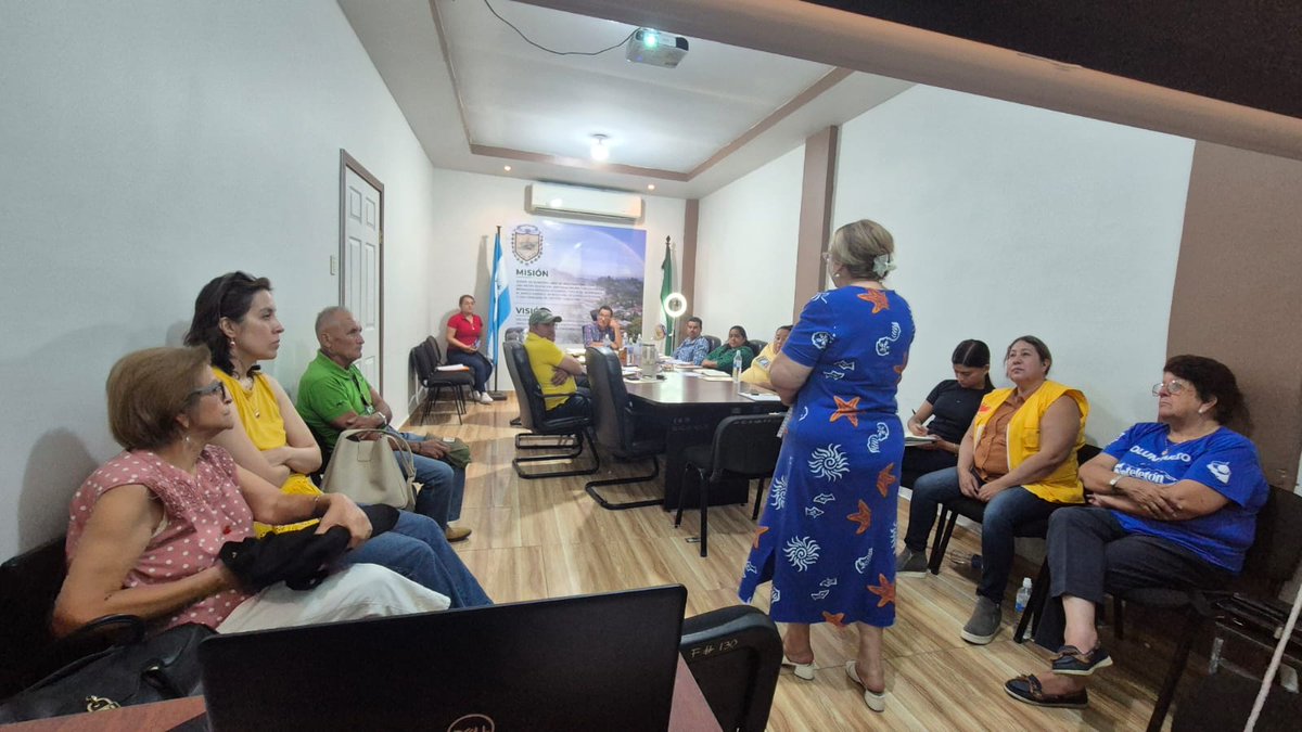 teletonhn_'s tweet photo. La Junta Directiva de Teletón Honduras sostuvo una importante reunión con el alcalde del municipio de San Nicolás, Copán, con el objetivo de fortalecer la coordinación interinstitucional y dar a conocer avances clave en beneficio de la población. https://t.co/T2nIexqkCG
