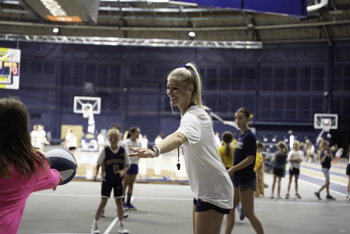 MSUBobcatsWBB's tweet photo. Montana State Women’s Basketball Camp is right around the corner and time is running out to sign up!

Head to the link below to register TODAY 

https://t.co/Tf3hkDdmN2

#GoCatsGo https://t.co/KnjdghInFL