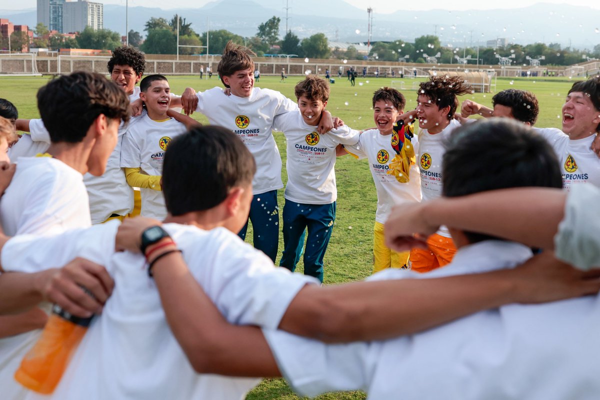 America_FB's tweet photo. #Sub13 | Felicidades campeones. 🏆✨ https://t.co/rBImm82hhY