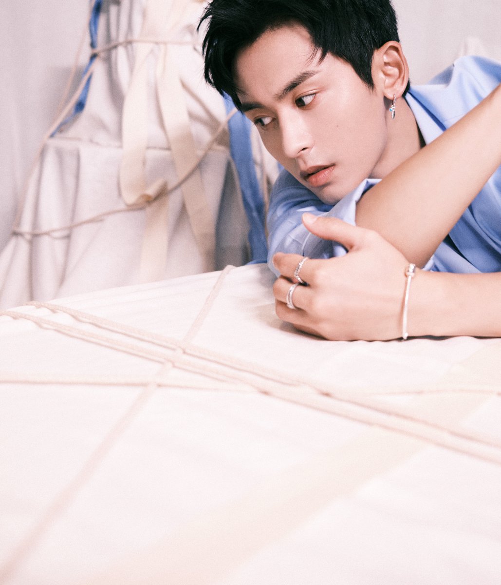 KageHikaru's tweet photo. #TheRealZhangZhehan daily themes
ZH wearing silver jewelry 💙
#ZhangZhehan #张哲瀚

theme calendar: https://t.co/XF0NV3Tl0q https://t.co/d5F8IGC5EW