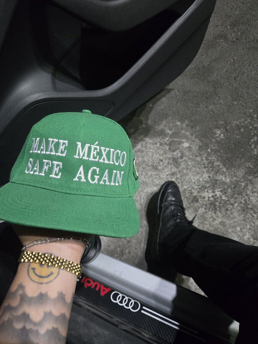ASAPLORD5's tweet photo. Ya cayo la beca de la narcopresidenta a donde o q https://t.co/x1TrTEXS3n