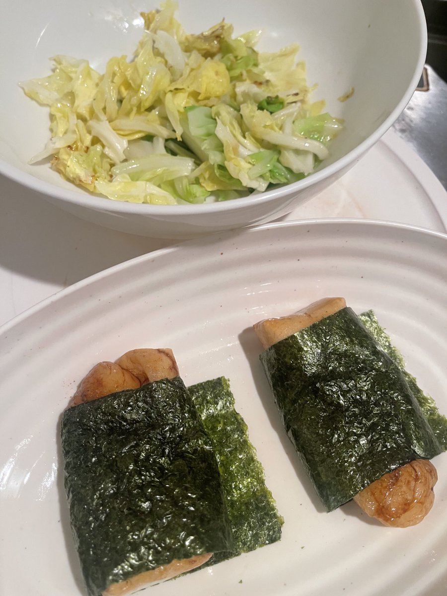 餅とキャベツ炒めで朝メシ