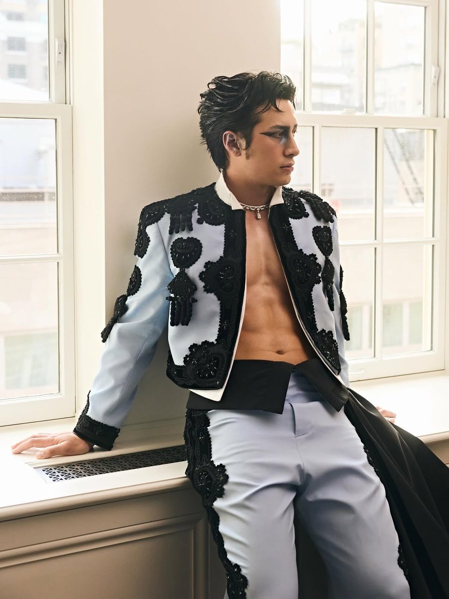 Hudson Williams via Instagram

“met gala 2026 (@)bvlgari (@)balenciaga !”

🔗 instagram.com/p/DX-TeBjj7QQ/