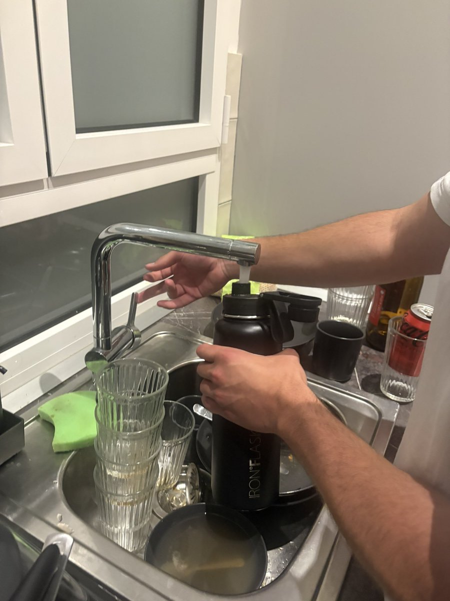 MrJacksonDaniel's tweet photo. Pre filling the water for the hung morning #cbtm https://t.co/tr15NvHiZX