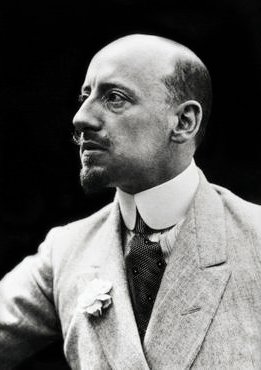 brokenhouse99's tweet photo. @bushontheradio in Italy we say Gabriele D'Annunzio, an early 20th-century poet known for his eccentric personality and over-the-top lifestyle. https://t.co/DLNZgUAOcC