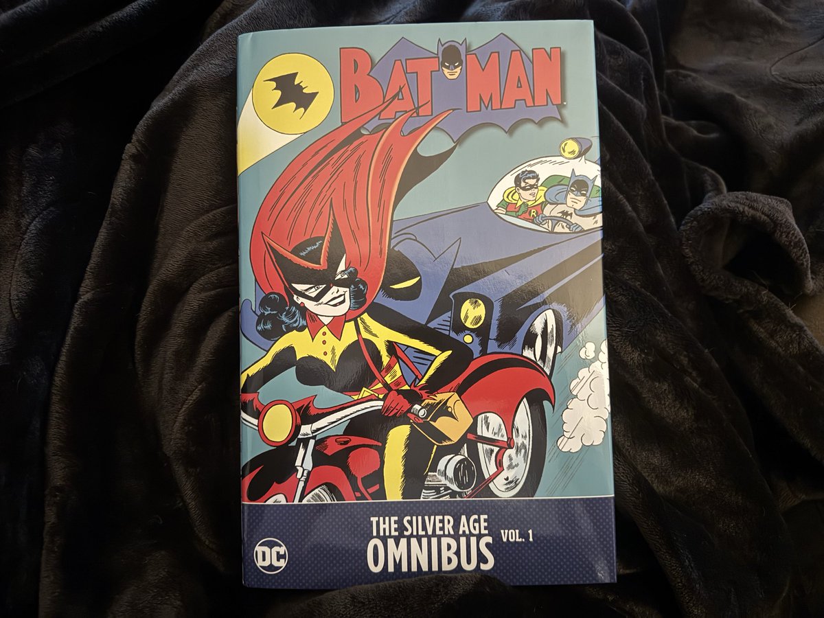sailorbatmoon's tweet image. ^_^ just got my current read while waiting on my batman golden age vol 1-2 omnis(have 3 but i want to read those other two first).

#comictwt #booktwt