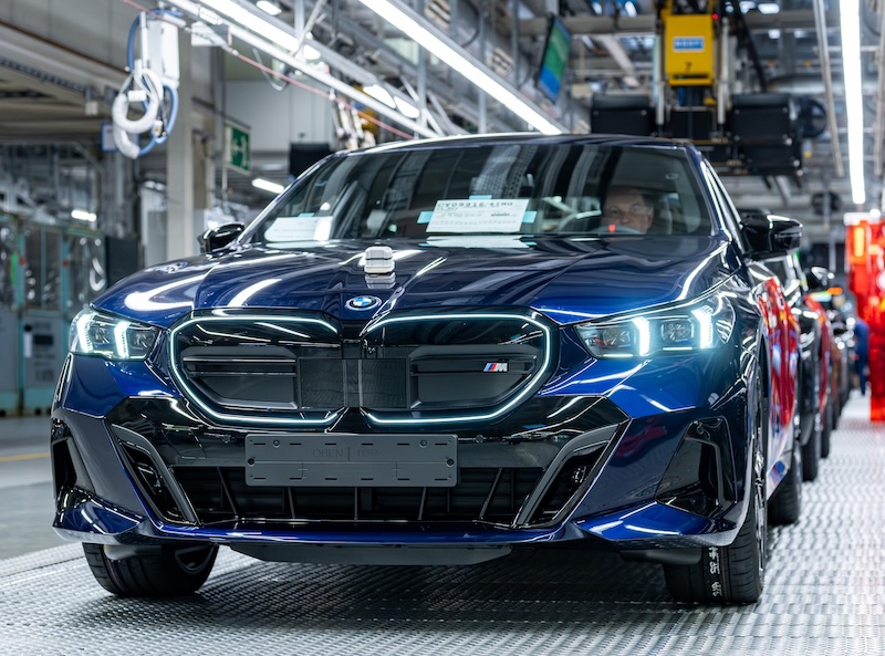 BOHP's tweet image. BMWグループ、200万台目の電気自動車を納車！ | BMWおたっきーず！Blog - BMW総合情報ブログ bmw.jugem.jp/?eid=48072 #BMW #BMWI #BMWGroup #BMWAG