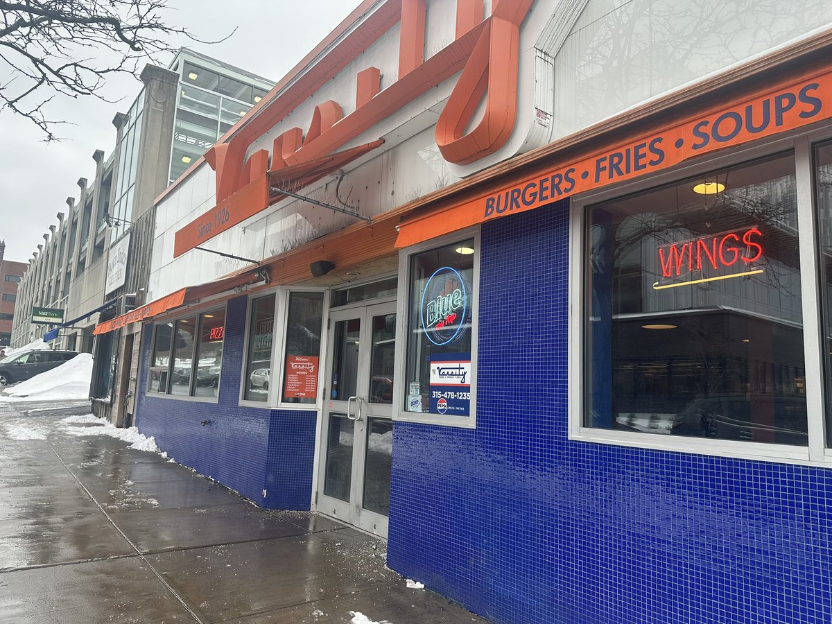 olaroseofficial's tweet photo. Day 5 of 5 - Behind the Scenes (BTS) of my rom-com student #shortfilm “Only Fools Believe in Nice Guys” with a cast and crew of #college freshmen at #syracuseuniversity.🎥🍊

Thank you to Varsity Pizza for kindly allowing us to film a scene here. Stay tuned for more BTS content. https://t.co/utWEteZGV5