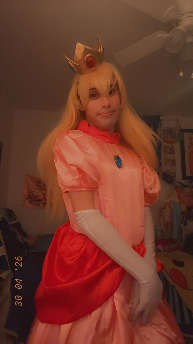 CharacterPeach's tweet photo. #anycharacterpeach  the mushroom Kingdom  PrincessPeach Queen #CosplayPeach #SuperMarioGalaxyMovie https://t.co/5ztBoZU1yL