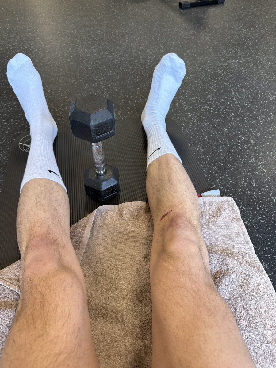dom46__'s tweet photo. 🦶🦶46 https://t.co/ZxUU34GGu0