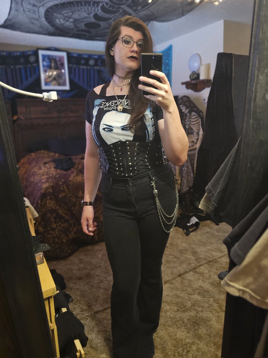 𝕰𝖒𝖔 𝕰𝖛𝖆 💀🕸🖤🥀🏳️‍🌈 tweet media