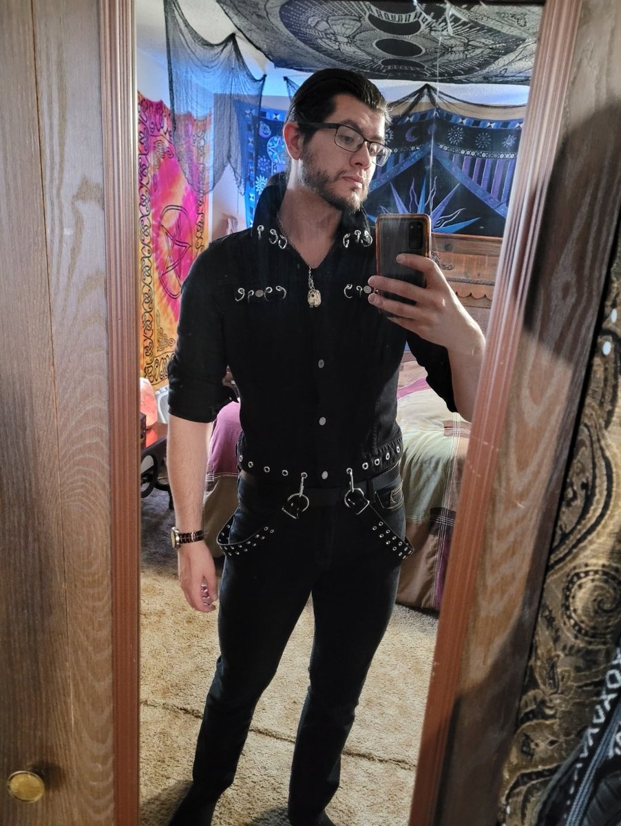 𝕰𝖒𝖔 𝕰𝖛𝖆 💀🕸🖤🥀🏳️‍🌈 tweet media