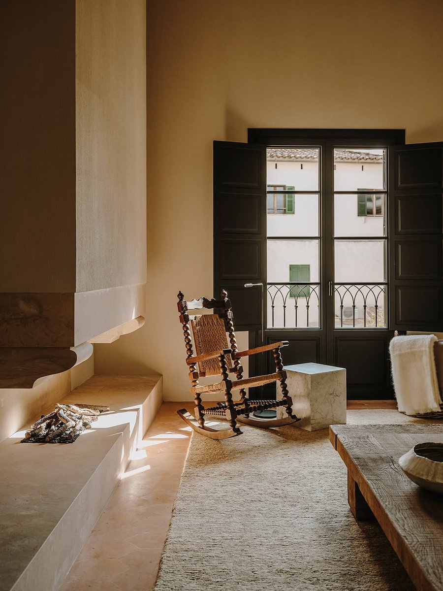 ZPowell91974's tweet photo. A 16th-century Mallorcan palace, quietly reborn.
In Palma's historic center, Can Armengol has been transformed from a noble family residence into a refined Mediterranean home — where history and contemporary living exist in quiet dialogue.

Layers of... https://t.co/EExOa06SKQ