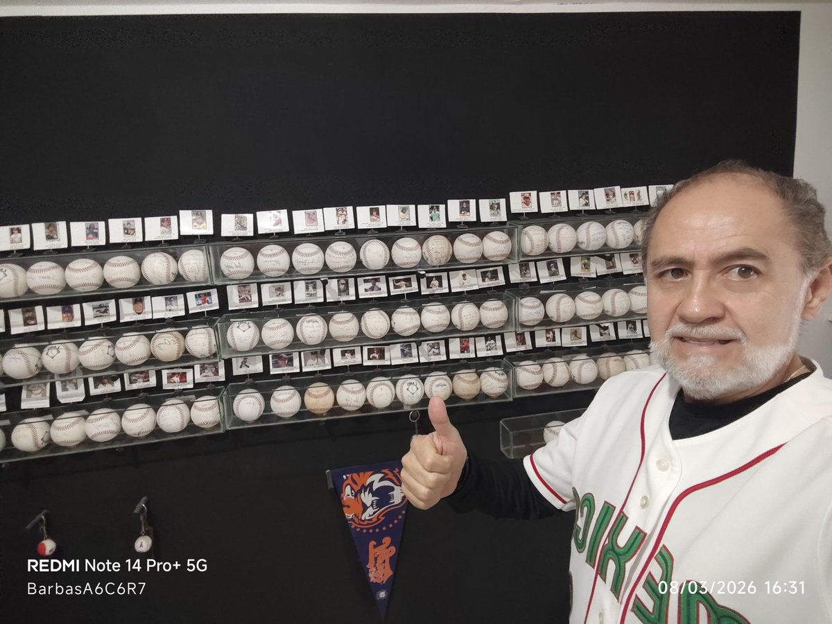 Chef_acazares's tweet photo. @miguelangelbyrd saludos desde Monterrey apoyando con todo a los Fabulosos @tigresqroficial invitandote a conocer esta importante colección de pelotas firmadas por puro mexicano en Grandes Ligas,(90) Saludos a la Chiquis https://t.co/zGUWpPBqTm