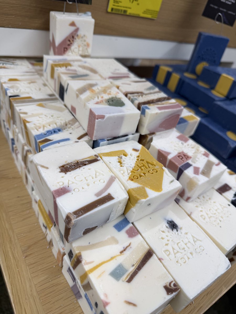 itisjustdi's tweet photo. I’m at Whole Foods and see these soaps, why is the first thing that comes to mind is Fidenzas 😂 🖼️ #art #fidenza #nft https://t.co/QdXMwvpei3