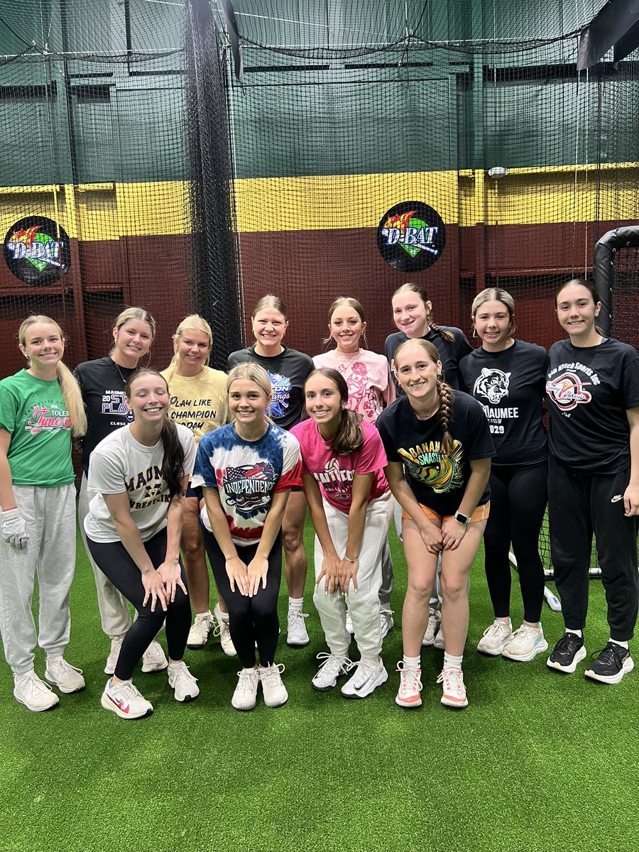 Maumee HS Softball tweet media