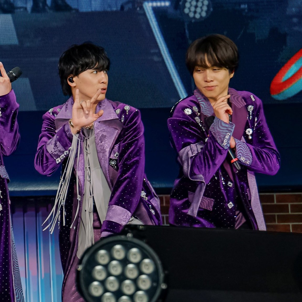 shige_w_h's tweet photo. 距離感掴めなくって流星にぶつかった重岡くん激写されててほんまにwww https://t.co/QgUzm0M6z9