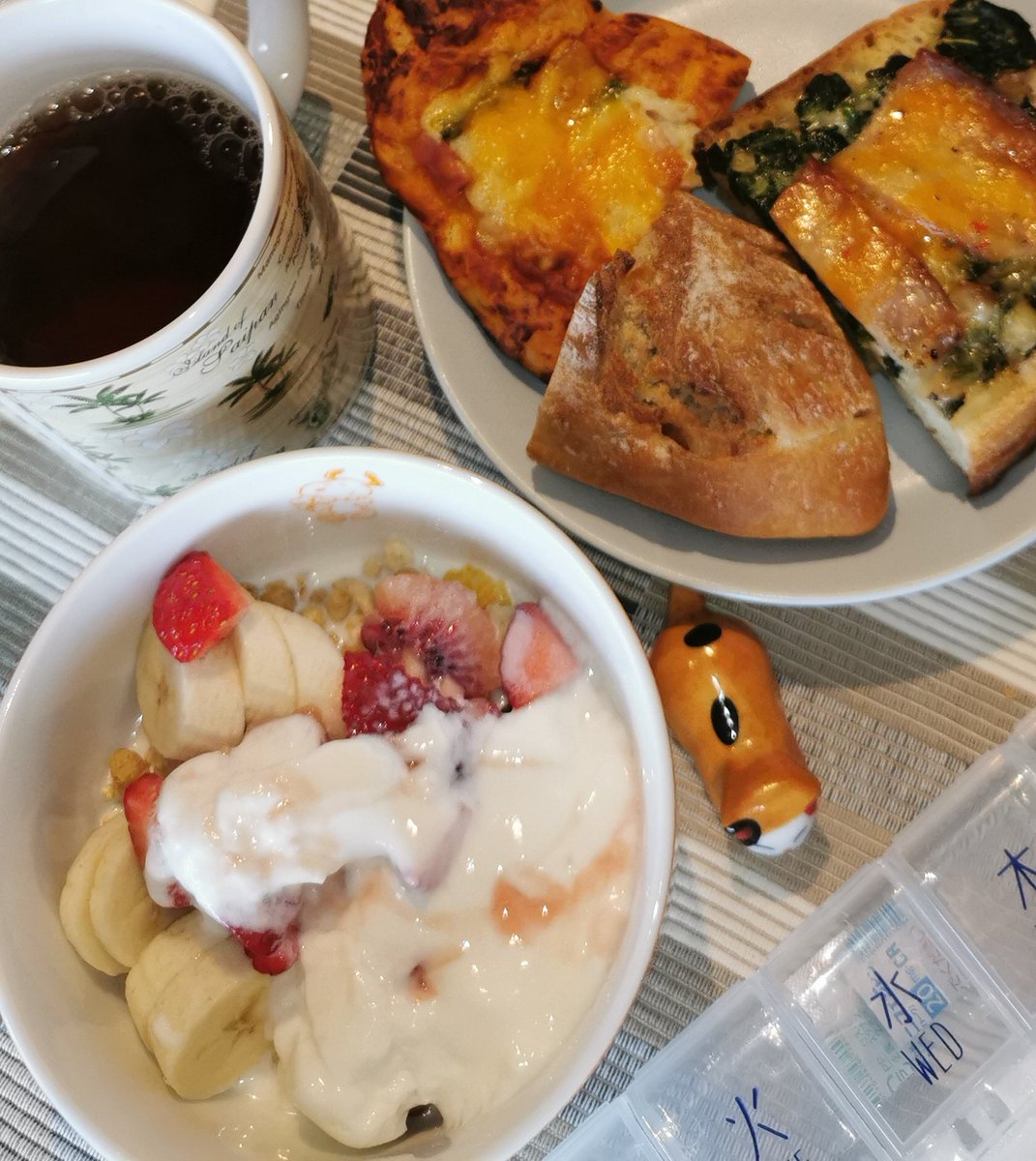 🕕️朝ごはん☁️
・アスパラポテトピザパン
・ほうれん草とベーコンタルテ
・横濱ロール(オレンジ)
・🍌🍓🥝(ルビーレッド)入りシリアル

《大切なお知らせ》
ゴールデンウィークは今日で終わりです☺️