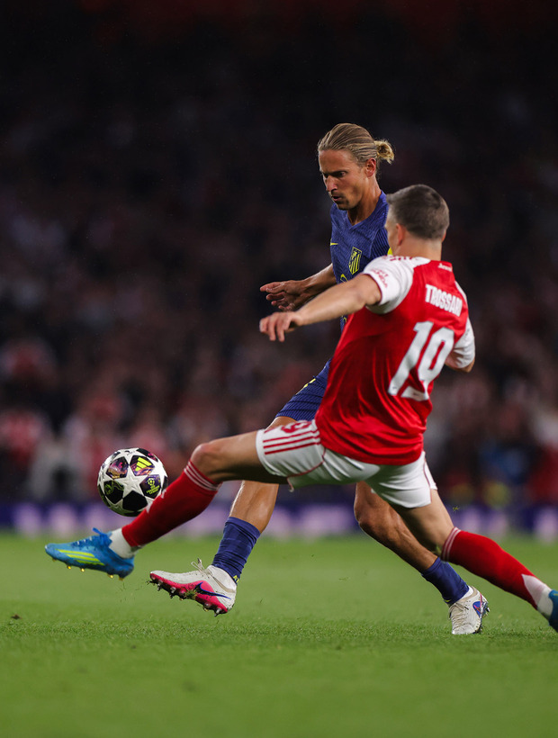 siempreatletico's tweet photo. #ArsenalAtleti 1-0😠El sueño de la final de la #Champions se apagó en Londres dando la cara en todo momento. La falta de puntería y la polémica arbitral condenan a un buen #Atleti😭que mereció mucho más en el global de la eliminatoria👏👏 #AupaAtleti https://t.co/cOvvY8eihb 👏 https://t.co/5nZJrICYI4