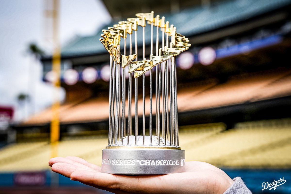 Dodgers's tweet photo. Which promo item are you most excited about for this upcoming homestand? 

🎟️: https://t.co/36IUWLzvoH https://t.co/q5ojSRbncC