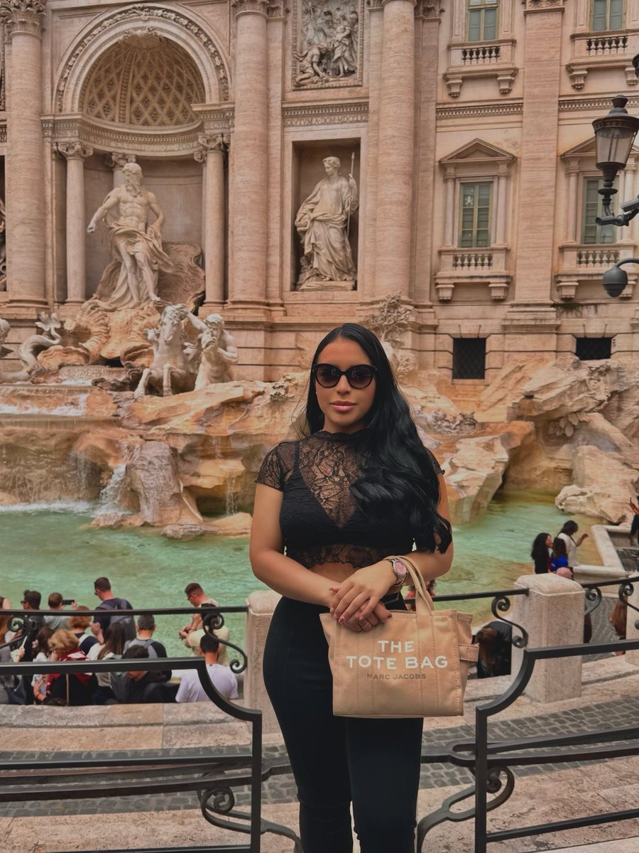 023LauraVanesa's tweet photo. Roma🇮🇹🍕🍝 https://t.co/kpPppI4p5A
