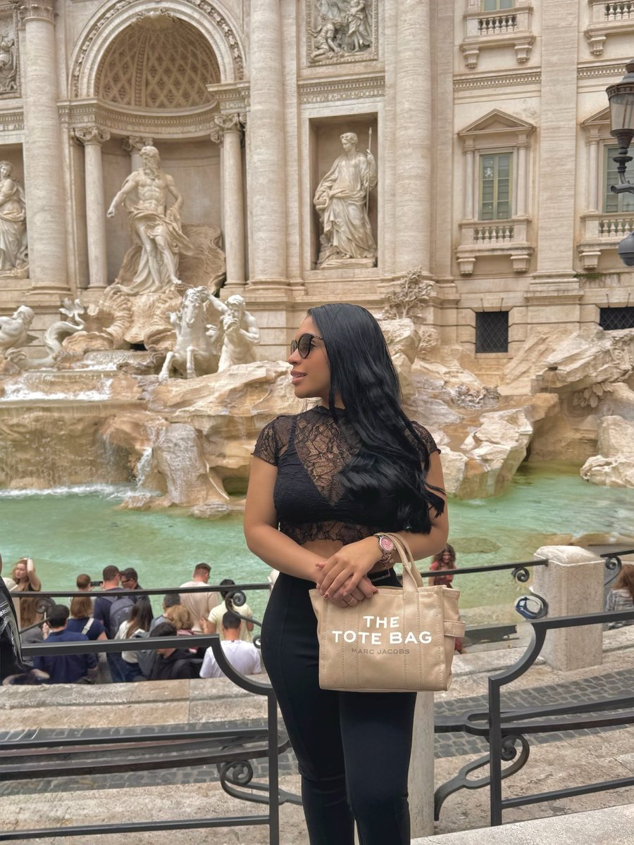 023LauraVanesa's tweet photo. Roma🇮🇹🍕🍝 https://t.co/kpPppI4p5A