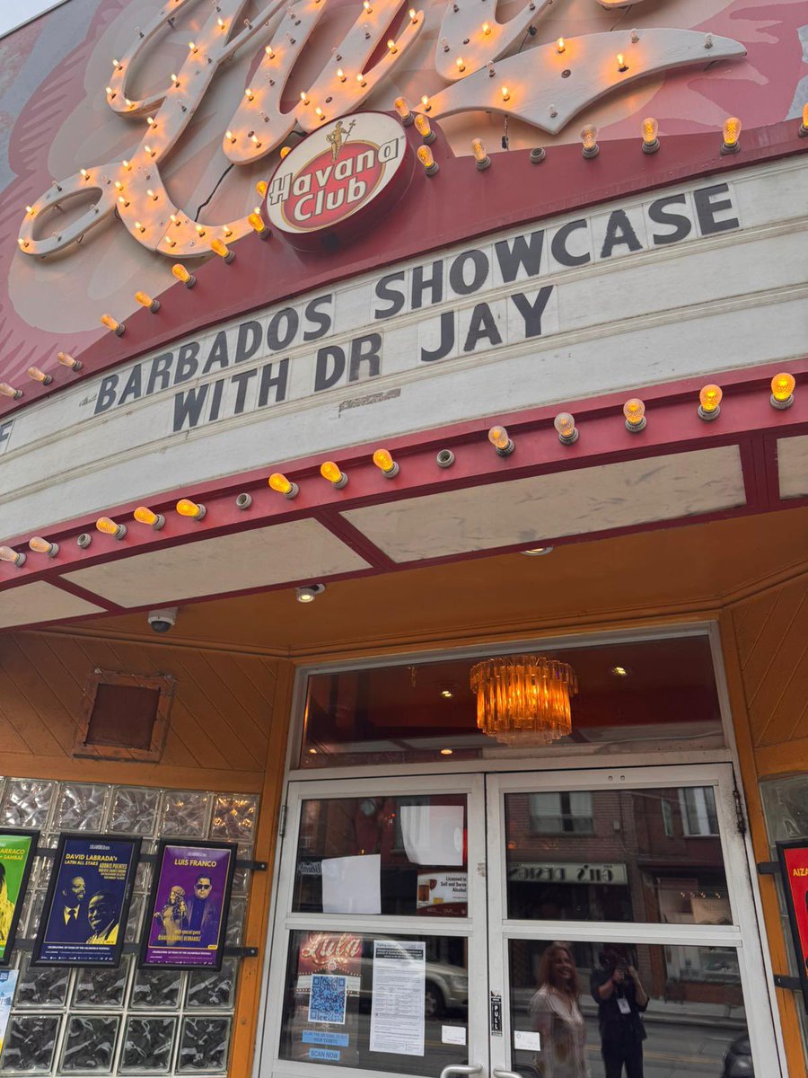 Happening now: Barbados 🇧🇧 Showcase during Departure Fest in Toronto with <a href="/socaprince/">Dr. Jay</a> 🙌🏽⚡️ Shout out to all the Bajan artists performing this evening 👏🏽