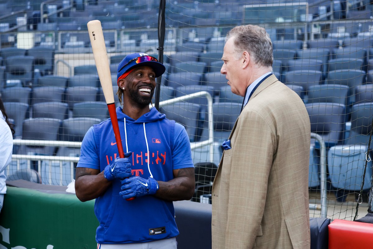 chritofe08's tweet photo. Andrew Mccutchen and Michael Kay catch up today during BP at Yankee Stadium 

Photos for @baseballahora https://t.co/FadwxNZmfJ