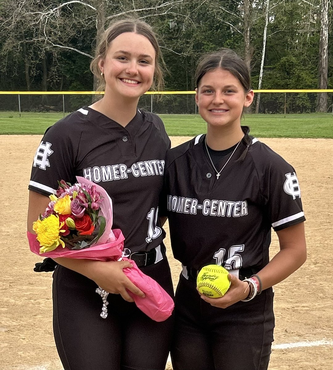 khylee_beer's tweet photo. We fell short of the win but came back making it close 9-13!! I went 3 for 3 at the plate with a triple, a double and my 7th home run of the season! 💣
I racked up 5 more RBI’s and my fourth at bat was an intentional walk with bases loaded. @TE_Steiner @GSAthletics_SB @UPGSB https://t.co/yigqZ1TaTx