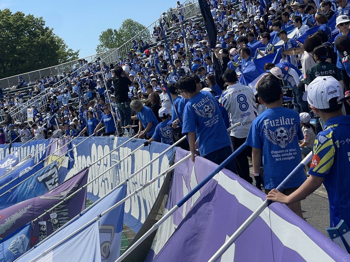 Fuzilar2025's tweet photo. 本日こどもの日イベント🎏

団体アカデミーの子供達を中心に旗を振って選手に勢いを💪
今日も勝ちに行きましょう👍👍 https://t.co/0f5pLUiKtr