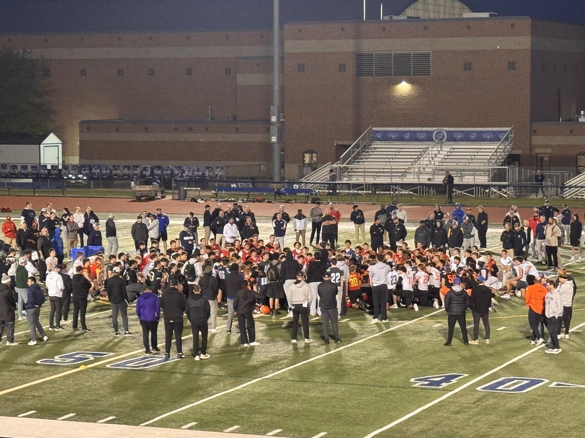 jbarbat16's tweet photo. Had a great time at the DKC showcase this evening. Especially thankful for the coaches at @SCNFBplayers for hosting me and for all the coaches who came out to see everyone compete.
@GenevaVikingsFB @JoeNinni @PrepRedzoneIL @PF_Train_Insane 
@CoachChris_Roll @EDGYTIM @OJW_Scouting https://t.co/ASiBaeq2ie
