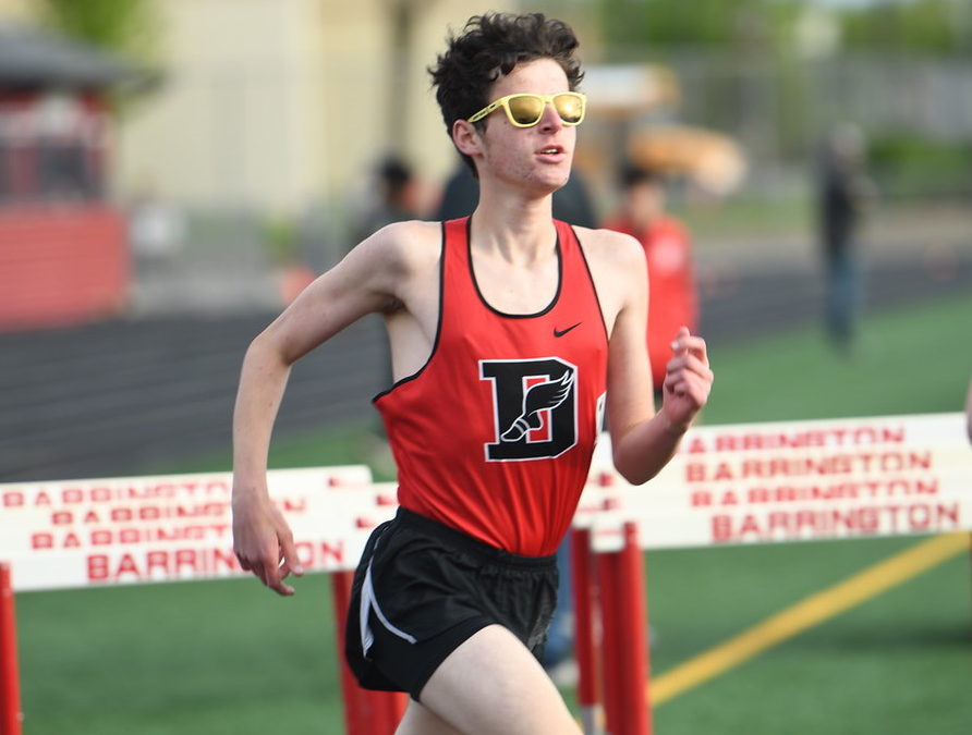 CoachScottDFDC's tweet photo. 5:19.12 mile for soph Alex Adler at Barrington!

Progression
10:03 - Aug Fr XC
7:17 - Nov Fr XC
6:33 - PR at this meet Fr year
6:28 - Final Fr track PR
5:52 - So. year opening mile
5:37 - PR entering today
5:19 - NEW PR TODAY

You don't need to be a star to work like a star. https://t.co/1be0JV6WGS