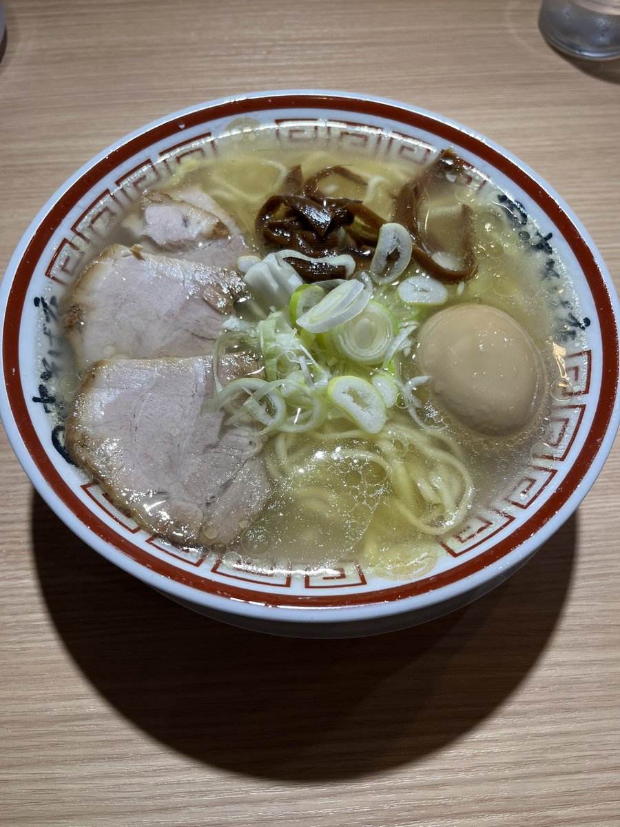 とみお tweet media